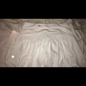 Circuit breaker tennis skirt